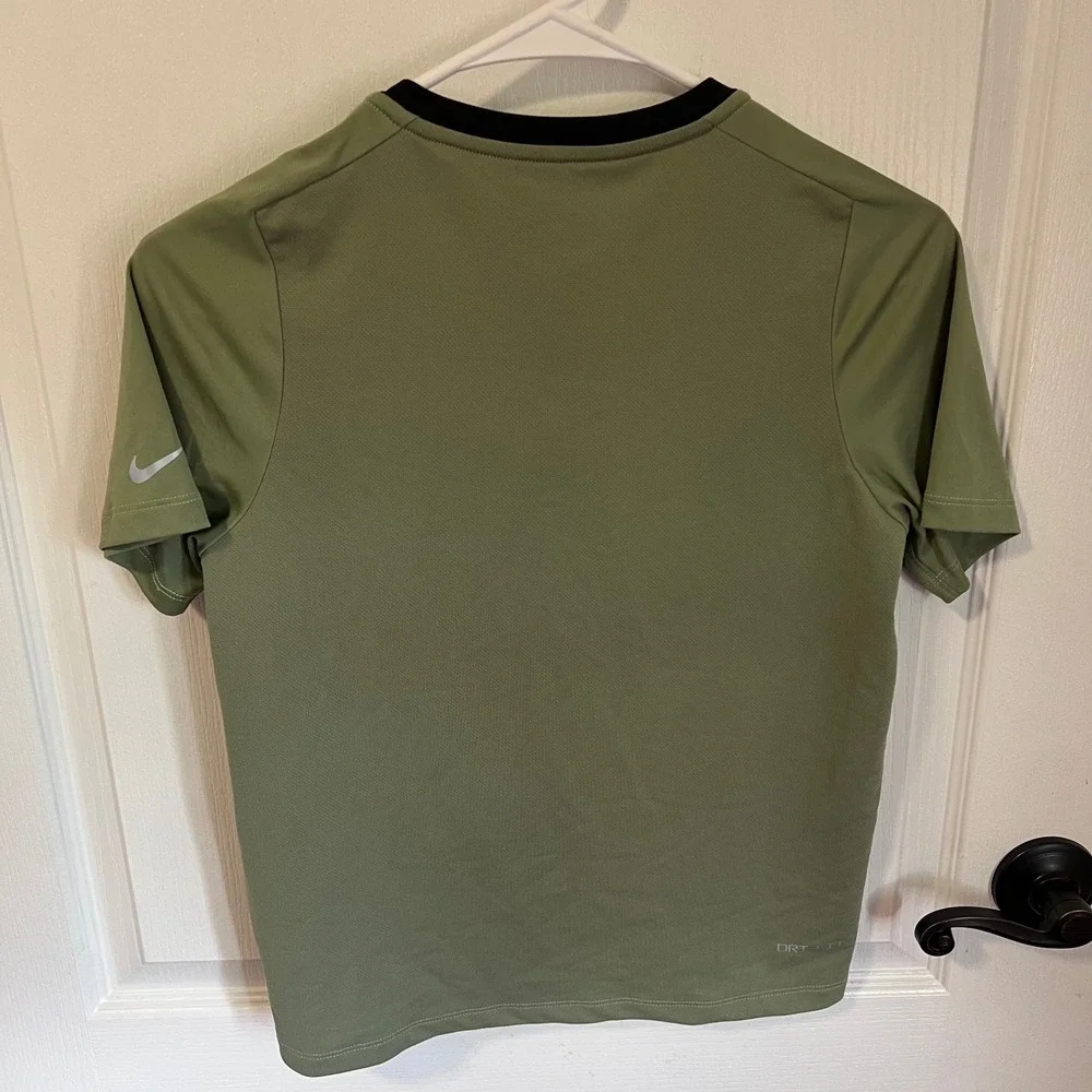 Nike Boys Dri-FIT Multi Tech Short Sleeve Training Top Oil Green‎ FB1292-386 S
